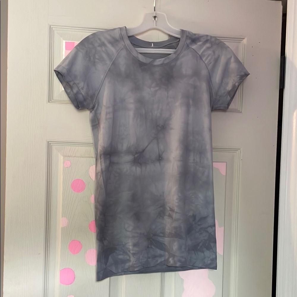 lululemon athletica Short Sleeve Tie-Dye Tee in Light Gray and Charcoal
